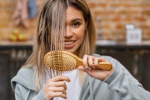 Андрогенетична алопеція: Причини, Симптоми, Діагностика та Лікування фото